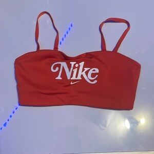 Adorable comfy barely used Nike sports bra size:M